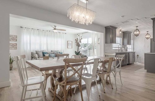Largo House | 235 E Overbrook Drive
