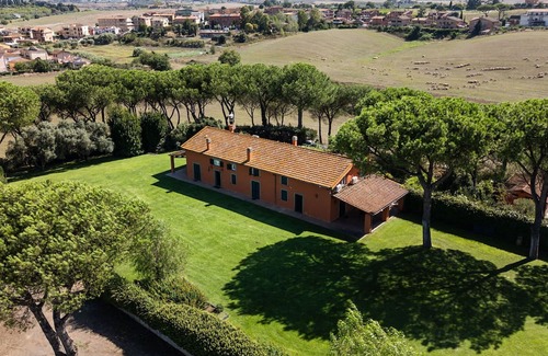 Rome Province Villa | Villa in Falcognana Di Sopra with 6 bedrooms sleeps 12