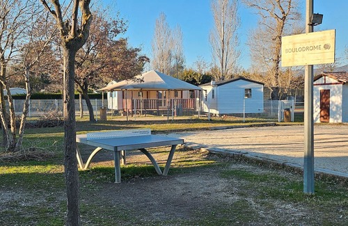 La Roque-d'Antheron RV Rental | Caravan 'Mobil-home' with Shared Pool, Private Terrace and Air Conditioning