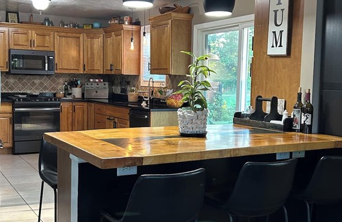 Stockwell House | Only 3.3 miles from Ironman Raceway!