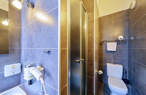 Contades Hotel | Ensuring a Very Comfortable Stay, Near Place du Marché Gayot! Pet-friendly!