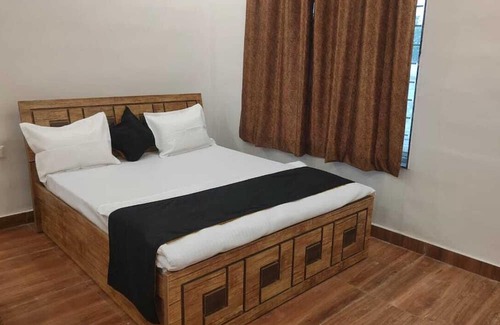 Kolar Road Apartment | The user's input "the will show up in search and of the top of the