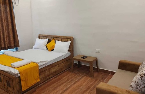 Kolar Road Apartment | The user's input "the will show up in search and of the top of the