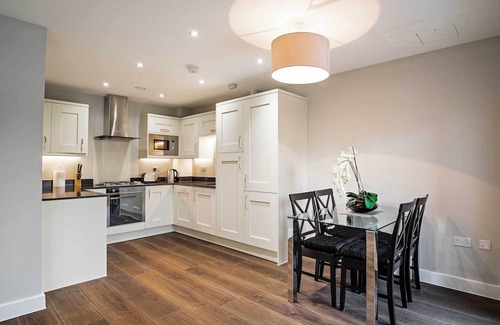 Weybridge Apartment | Stylish home in Weybridge