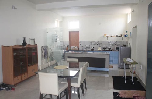 Bhubaneshwar Villa | Spacious 6-bedroom villa in lovely Bhubaneswar with AC