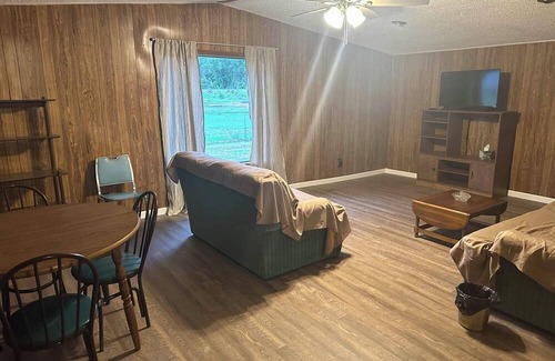 Cornettsville House | Ritter Lumber Yard. 4BR mobile home in Cornettsville, KY