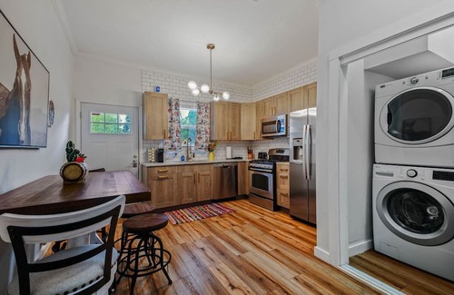 Tobin Hill House | NEW! Minutes to The Pearl & Downtown - Historic SA Charm