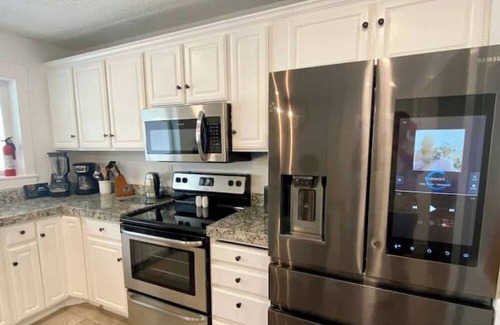 South Salt Lake Cottage | Airdream Cottage/Gated Garage - Hot Tub Laundry