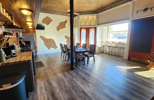 Carlyle Apartment | 3-Bedroom Downtown apartment with Game Room