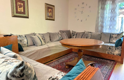 Madison Condo | Cozy Retreat in the Heart of Madison