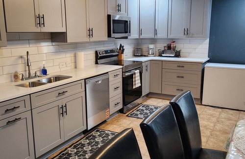 Lilburn House | Spacious 7BR Home in Lilburn - Metro Atlanta