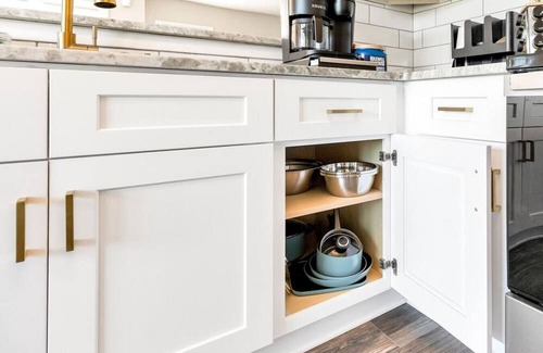 Quinton Apartment | The Modern Mile High: Aviator`s Lookout in Quinton