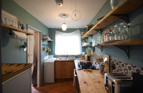 Cheetham Hill Apartment | Stylish 1-Bed Retreat with Garden & Rustic Kitchen