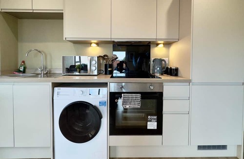 Everton House | Richmond Row 1 Bed Apartment - Secure Parking & EV