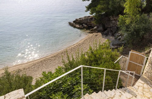 Nikiana Villa | Eolia - Three Bedroom Villa, Sleeps 6
