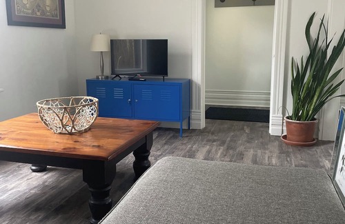 London House | Wonderful 3-bedroom house in Old East/Kelloggs Entertainment District