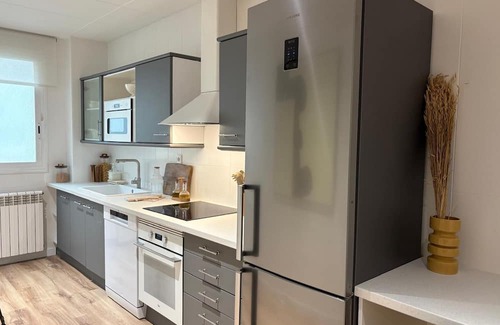 El Poble-sec Apartment | Comfortable and spacious apartment in Barcelona
