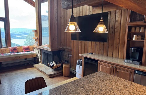 Steamboat Springs Condo | Warm, Cozy and Inviting Steamboat Condo