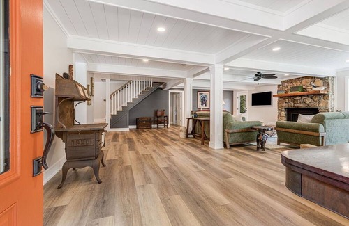 Candler House | Luxury Farmhouse Haven - Hike, Relax, Explore AVL
