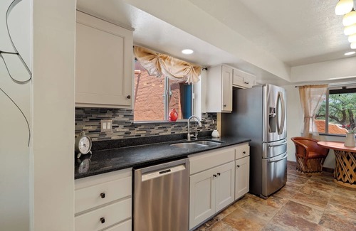 Tubac House | Country club living with private pool and hot tub.