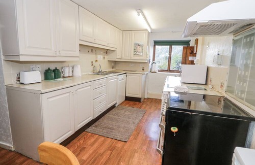 Maentwrog House | OLD POST OFFICE, pet friendly, with open fire in Blaenau Ffestiniog