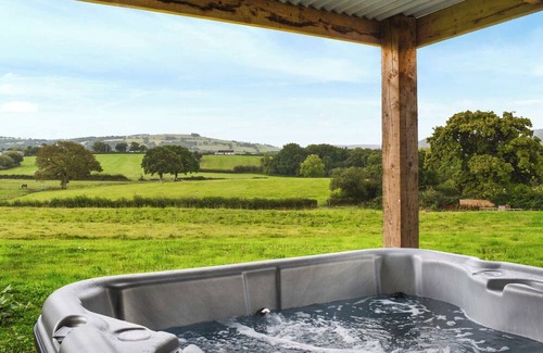 Llangadog Cottage | 1 bedroom accommodation in Llangadog , Carmarthenshire