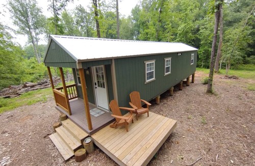 Honea Path Cabin | Furnished charming 1-bedroom cabin in peaceful Honea Path.
