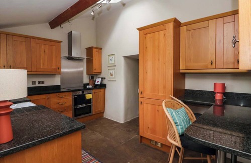 Airton House | ELLIS HOUSE, family friendly, character holiday cottage in Airton