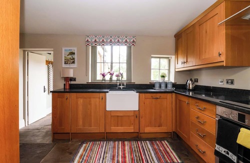 Airton House | ELLIS HOUSE, family friendly, character holiday cottage in Airton