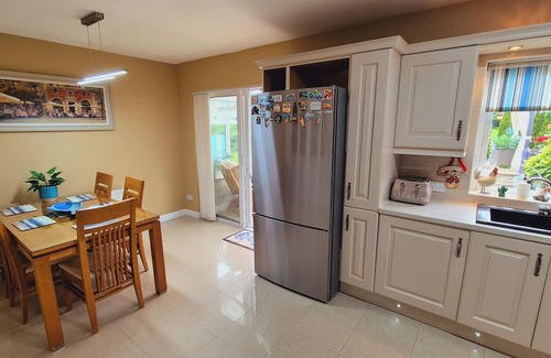 Coolaney House | Beautiful House in Co. Sligo with Private Bar, Pool Table & Guided Minivan Tours
