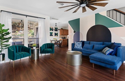 Highland Hills House | 2 Mirrored Units- Fire pits and grill, walk to Starbucks, HEB, restaurants