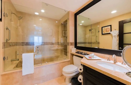 Conchas Chinas Resort | Charming 1-bedroom resort in terrific Puerto Vallarta with AC
