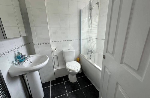 Clacton-on-Sea House | 4 Bedroom Seaside House in Clacton-on-Sea Sleeps 8