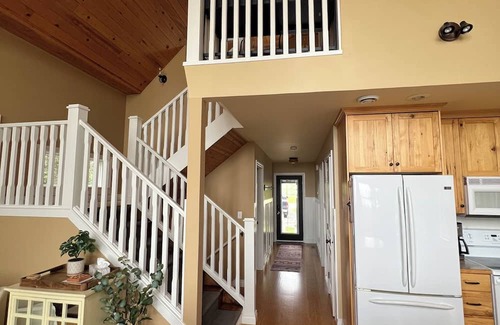 Division No. 8 Cabin | Spacious four season lake front Cabin on Gull Lake