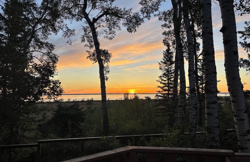 Division No. 8 Cabin | Spacious four season lake front Cabin on Gull Lake
