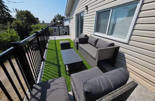 Orillia Apartment | TreeTop Two Bedroom Sophistication