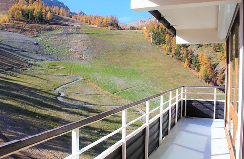 Les Claux Apartment | Charming 3-Room Apartment in Vars Les Claux, Near Slopes and Shops