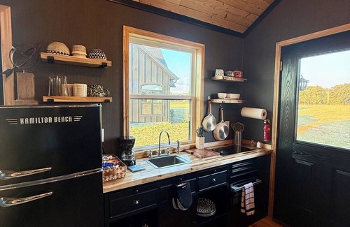 Athens Cottage | Emerald Homestead Cabin located near Lake Athens