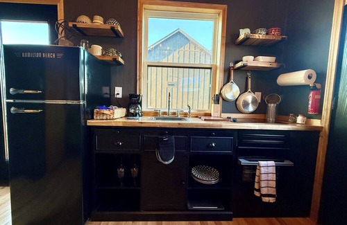 Athens Cottage | Emerald Homestead Cabin located near Lake Athens
