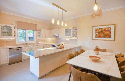 Kato Korakiana Villa | Villa marifei nRomantic luxury villa with bbq garden and swimming pool