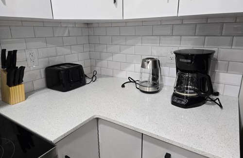 Southeast Edmonton House | Modern 2 bedroom 1 bathroom basement apartment