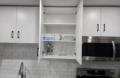 Southeast Edmonton House | Modern 2 bedroom 1 bathroom basement apartment