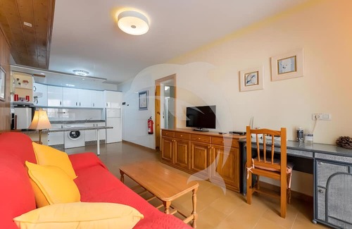 Granadilla de Abona House | Vacation Home 'Nice 14c El Medano Beach Only' with Shared Pool