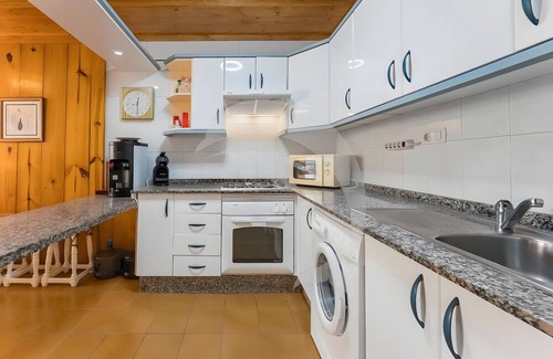 Granadilla de Abona House | Vacation Home 'Nice 14c El Medano Beach Only' with Shared Pool