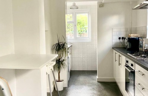 Cambridge House | Newly decorated 4-bed home near Cambridge city centre