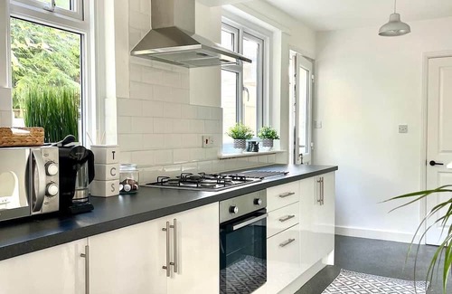 Cambridge House | Newly decorated 4-bed home near Cambridge city centre