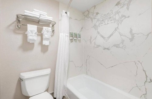 North Redondo Hotel | Comfortable Stay Near Top California Attractions – Ideal for Family Adventures!