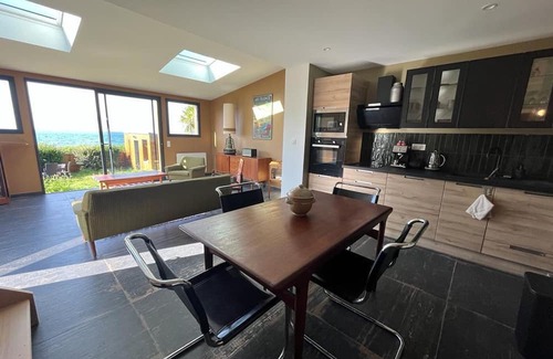 Fermanville Cottage | Cozy house with garden and direct sea access