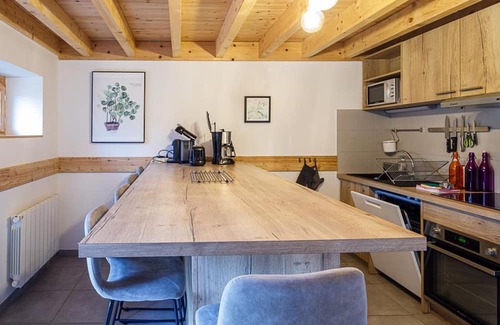 Les Salles Cottage | Domaine de la Plagnette - Cottages for 15, Terrace and Pets allowed