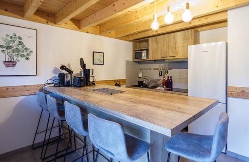 Les Salles Cottage | Domaine de la Plagnette - Cottages for 15, Terrace and Pets allowed